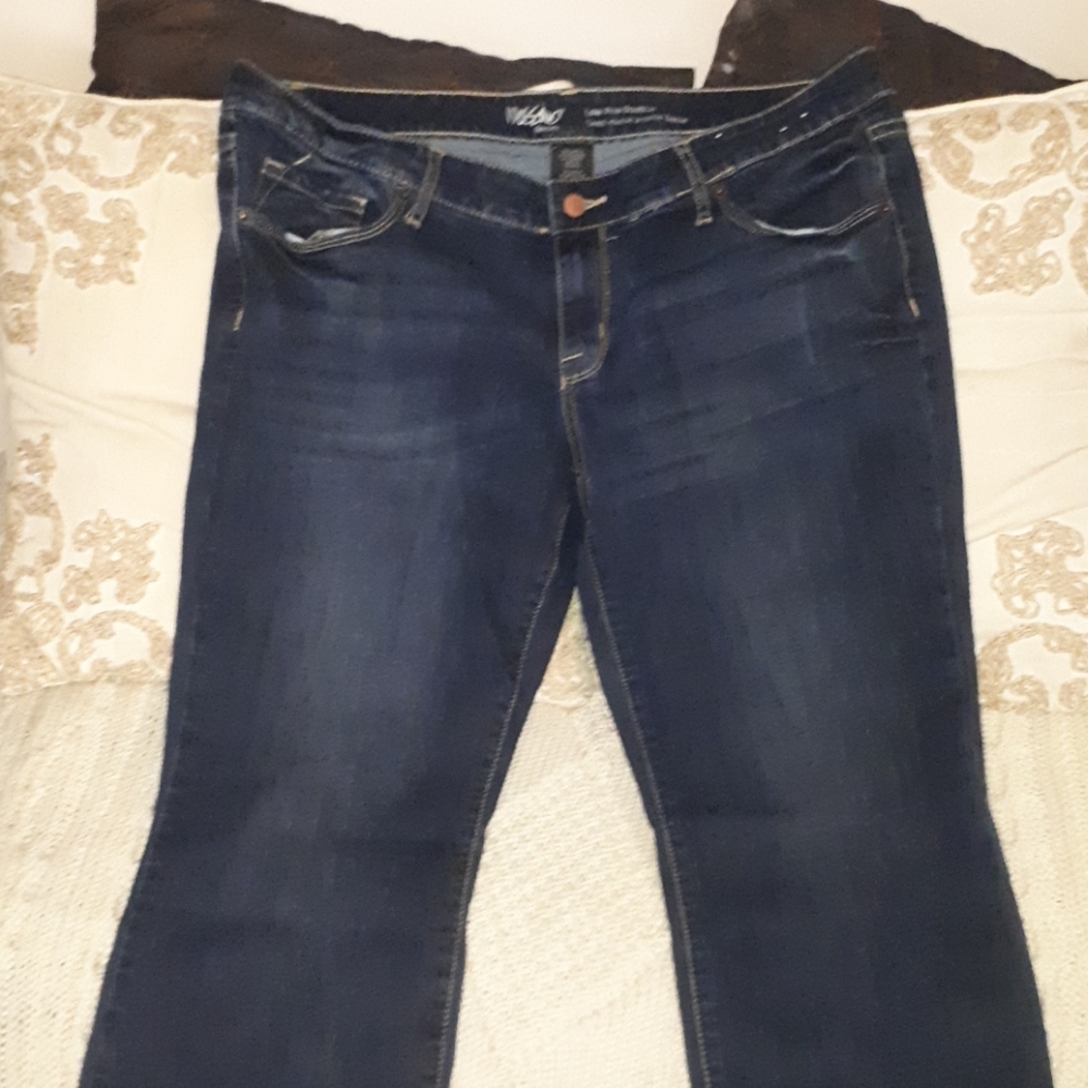 Woman's mossimo jeans